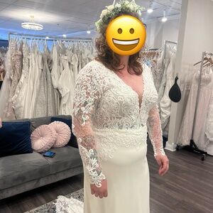 Stella York Sample Wedding dress size 22 model #7478